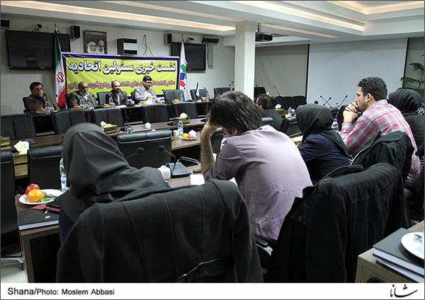 نشست خبری رئیس اتحادیه صادرکنندگان فرآورده‌های نفت، گاز و پتروشیمی