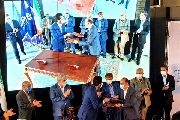 پارک نوآوری و فناوری صنعت نفت ۵ موافقت‌نامه همکاری امضا کرد