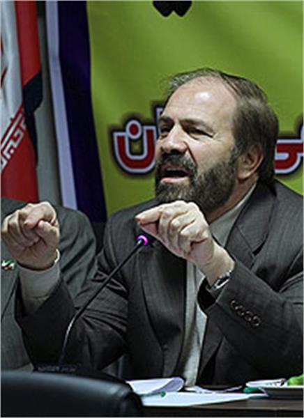 نشست خبری خسروجردی، رییس هیات مدیره اتحادیه صادرکنندگان فرآورده های نفتی، گاز و پتروشیمی ایران