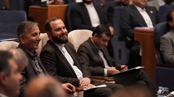 شانزدهمین کنفرانس سالانه اتحادیه  64