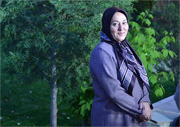 سیده فاطمه مقیمی خبر داد صدور کارت‌های بازرگانی با اعتبار بالاتر از یکسال