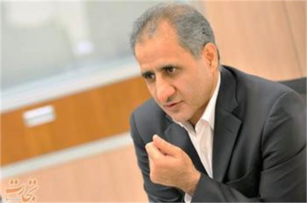 حسینی: فقط متعجبم