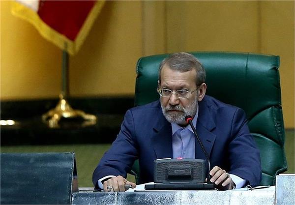 لاریجانی پس از ارائه گزارش نعمت‌زاده: آقای نعمت‌زاده؛ راه‌کارهایتان را برای لغو قوانین دست و پا گیر بیان کنید