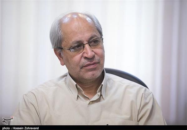 مسعود نیلی:سیاستگذار راهی جز استفاده از منابع بانک مرکزی و صندوق‌ها پیش روی خود نمی‌بیند/مقابله با کرونا استانی شود