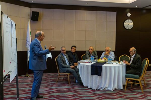 نشست تخصصی تدوین سند استراتژی 27