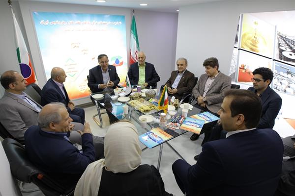 دومین روز نمایشگاه 98 7