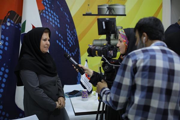 اولین روز نمایشگاه 98 15