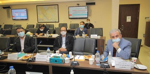 جلسه بررسی فرصت ها و چالش های پیش رو و ضرورت ایجاد نهاد تنظیم گر در صنعت نفت و فرآورده های نفتی کشور 4