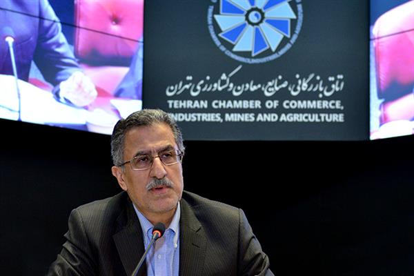 دولت همزمان با اجرای برجام، واگذاری امور به بخش خصوصی را جدی بگیرد