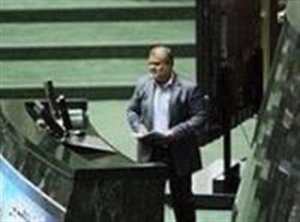 مجلس و وزارت نفت غرب را به کاهش صادرات نفت تهدید کردند