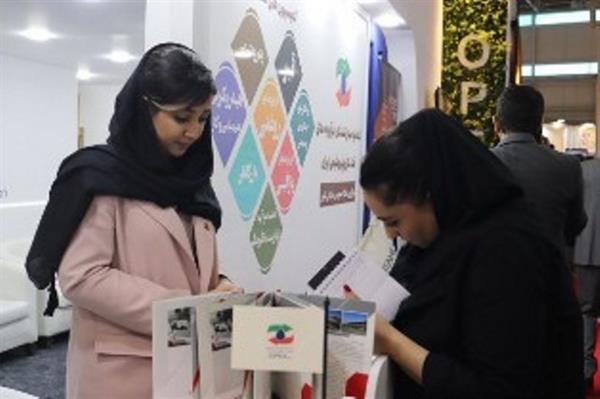 گزارش تصویری از اولین روز بیست و هفتمین نمایشگاه بین المللی نفت و گاز پالایش  22