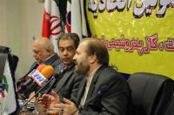 نشست خبری اتحادیه صادرکنندگان فرآورده های نفت،گاز و پتروشیمی ایران