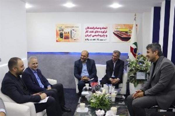 گزارش تصویری از اولین روز بیست و هفتمین نمایشگاه بین المللی نفت و گاز پالایش  32