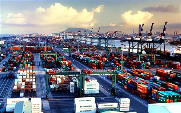 روند ترخیص اقلام وارداتی در بندر شهید رجایی سرعت گرفته است