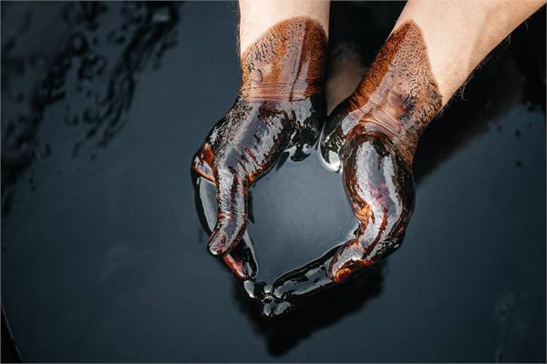 Gulf oil, gas exporters grapple with losses from closed Strait