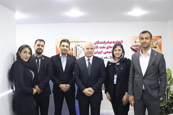 گزارش تصویری از چهارمین روز بیست و هفتمین نمایشگاه بین المللی نفت و گاز پالایش 88