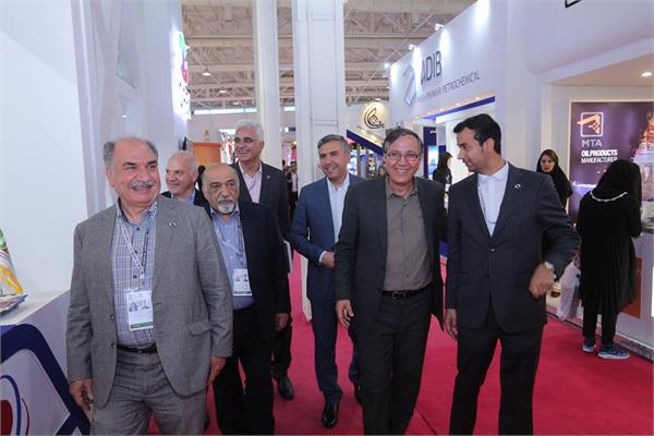 روز اول نمایشگاه نفت و گاز 97 12