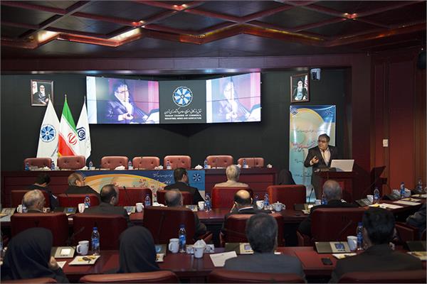 دبیرکل اتاق تهران: جایگزینی منافع ملی به جای منافع سازمانی راه نجات کشور است/اتاق بازرگانی هرگز مأمن قانون‌گریزان نخواهد شد