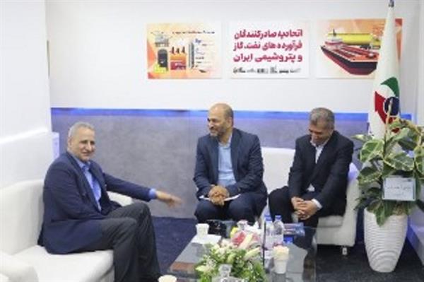 گزارش تصویری از اولین روز بیست و هفتمین نمایشگاه بین المللی نفت و گاز پالایش  28