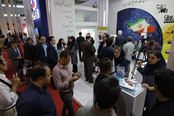 دومین روز نمایشگاه 98 10