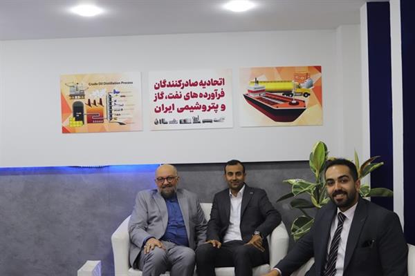 گزارش تصویری از چهارمین روز بیست و هفتمین نمایشگاه بین المللی نفت و گاز پالایش 90