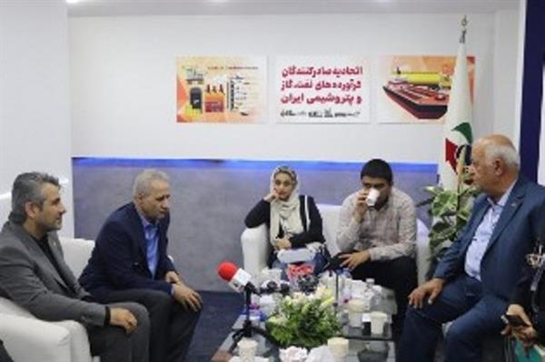 گزارش تصویری از اولین روز بیست و هفتمین نمایشگاه بین المللی نفت و گاز پالایش  37