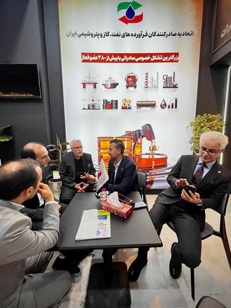 گزارش تصویری از بیست و نهمین نمایشگاه بین المللی نفت،گاز،پالایش و پتروشیمی 77