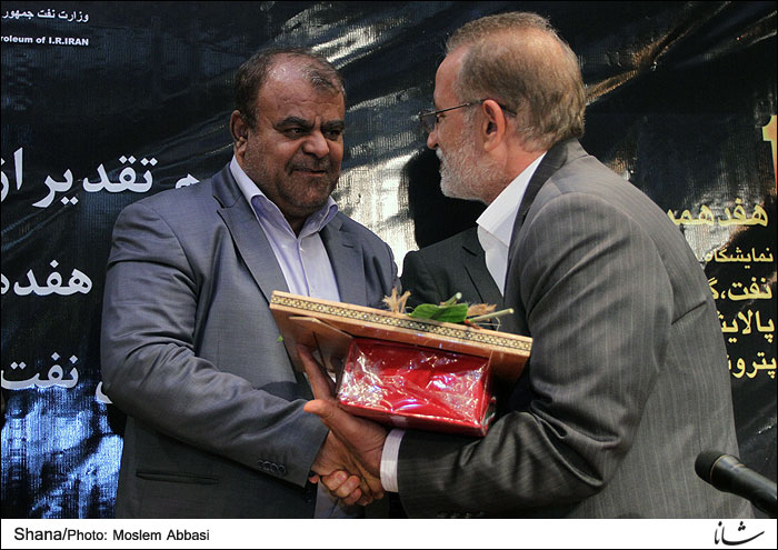 قدردانی وزیر نفت از غرفه های برگزیده هفدهمین نمایشگاه نفت
