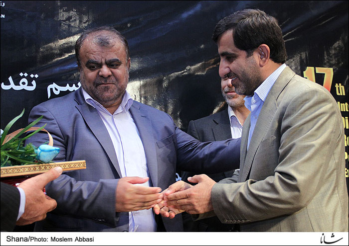 قدردانی وزیر نفت از غرفه های برگزیده هفدهمین نمایشگاه نفت