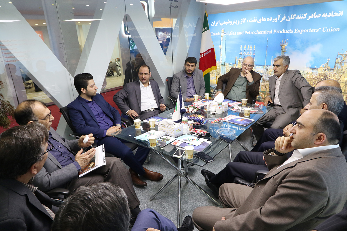 گزارش تصویری از نشست های اولین روز نمایشگاه بین المللی نفت، گاز و پتروشیمی با حضور جناب آقای دکتر حسینی مدیر عامل بورس انرژی و جمعی از مدیران و کارشناسان حوزه انرژی
