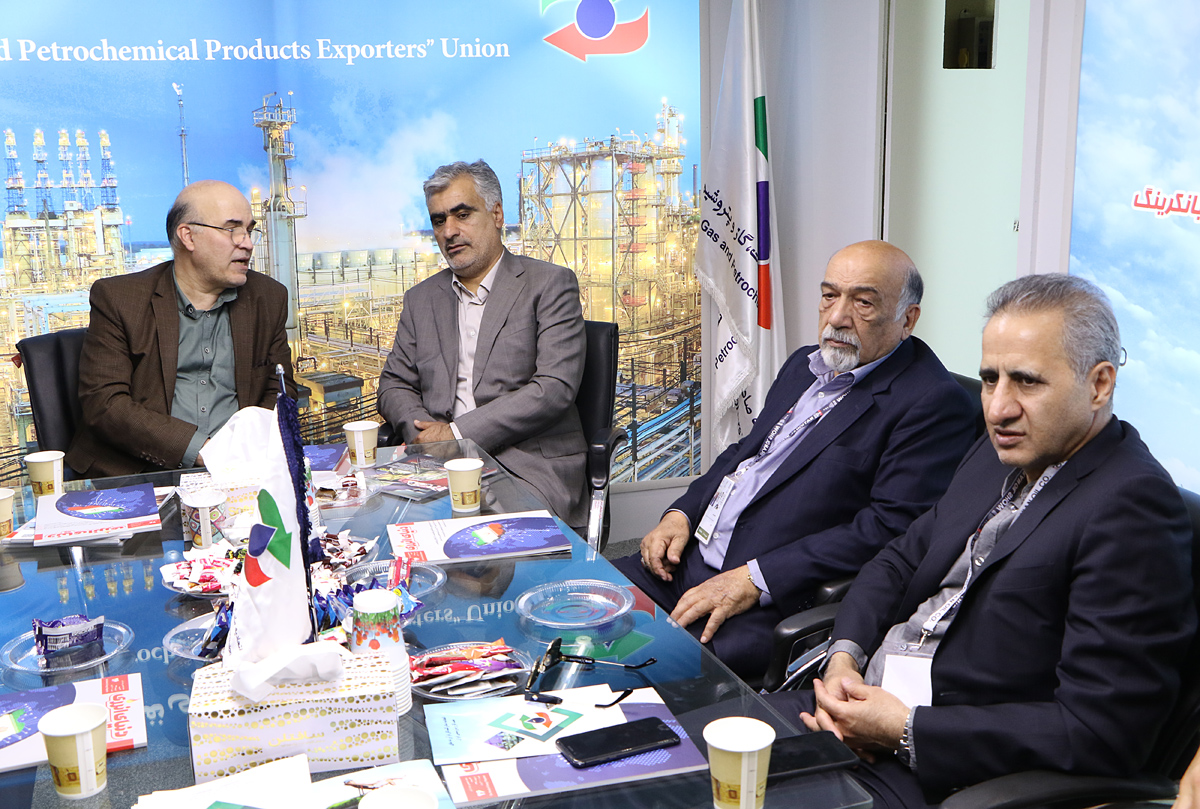 گزارش تصویری از نشست های اولین روز نمایشگاه بین المللی نفت، گاز و پتروشیمی با حضور جناب آقای دکتر حسینی مدیر عامل بورس انرژی و جمعی از مدیران و کارشناسان حوزه انرژی